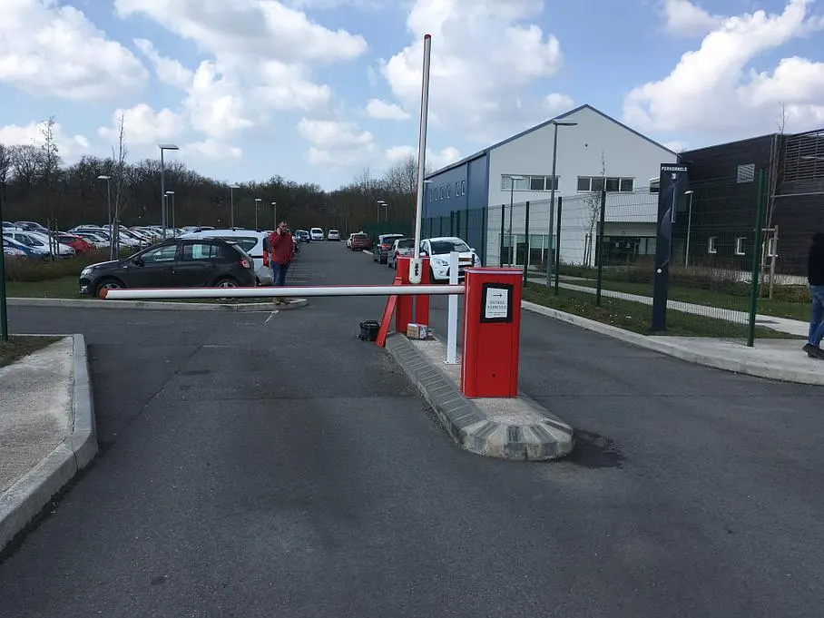 Barrière automatique de parking